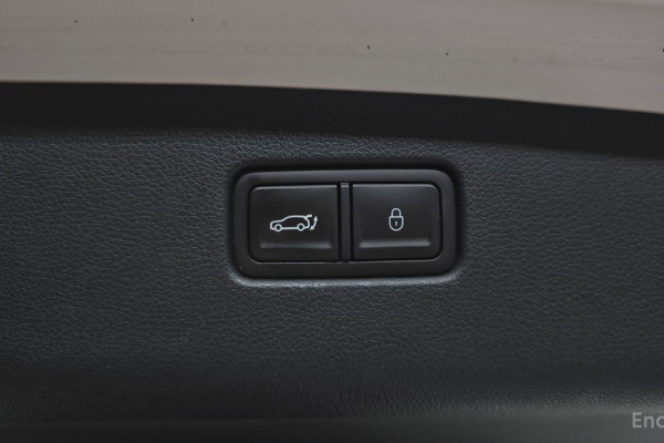 2022 Genesis GV70 с пробегом 73 559 км