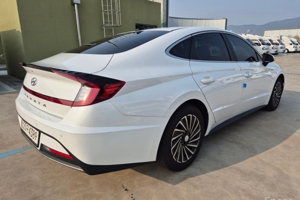 2023 Hyundai Sonata с пробегом 32 032 км