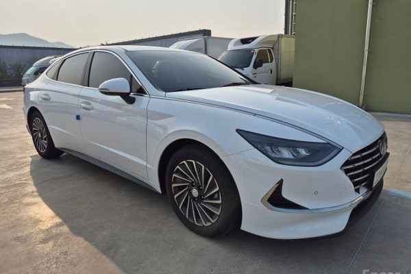 2023 Hyundai Sonata с пробегом 32 032 км