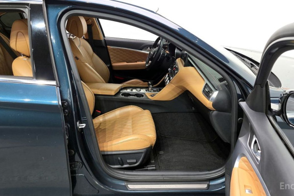 2022 Genesis G70 с пробегом 82 594 км