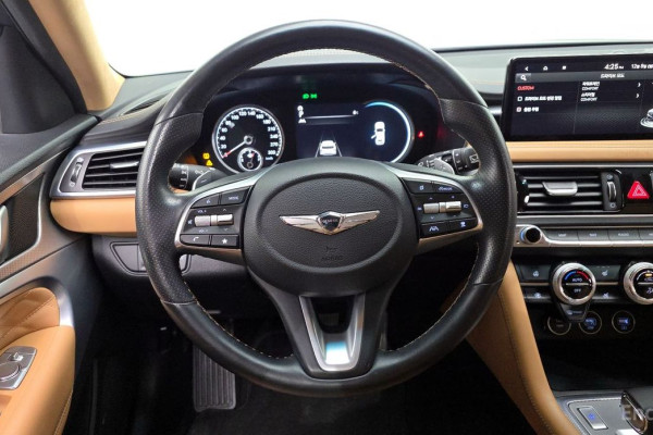 2022 Genesis G70 с пробегом 80 986 км