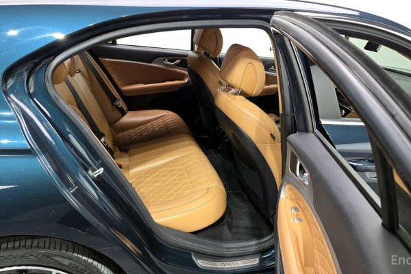 2022 Genesis G70 с пробегом 82 554 км