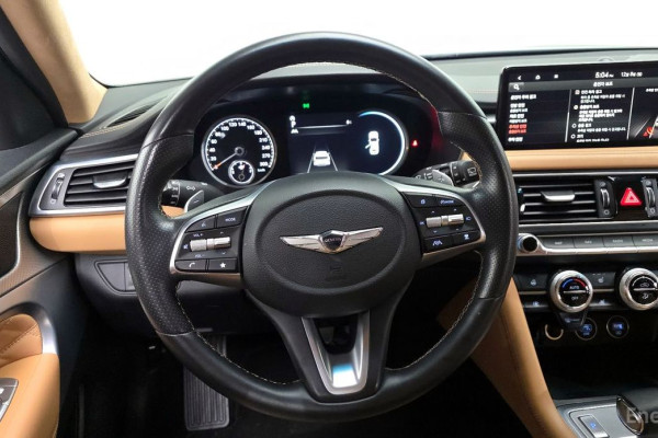 2022 Genesis G70 с пробегом 74 521 км