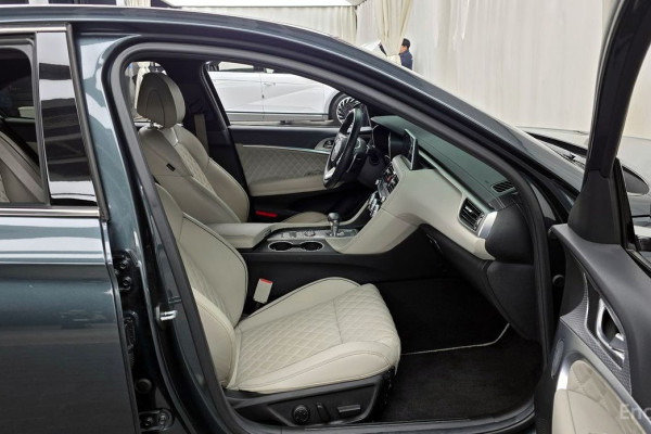 2022 Genesis G70 с пробегом 72 937 км