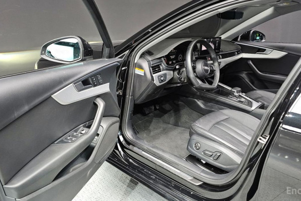 2023 Audi A4 с пробегом 121 259 км