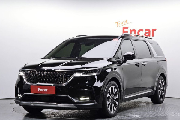 2023 Kia Carnival с пробегом 18 787 км