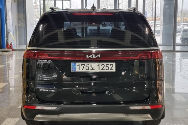 2023 Kia Carnival с пробегом 69 842 км
