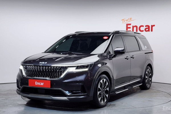 2023 Kia Carnival с пробегом 31 633 км