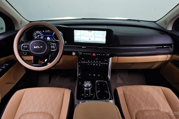 2023 Kia Carnival с пробегом 18 787 км