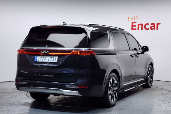 2023 Kia Carnival с пробегом 31 633 км