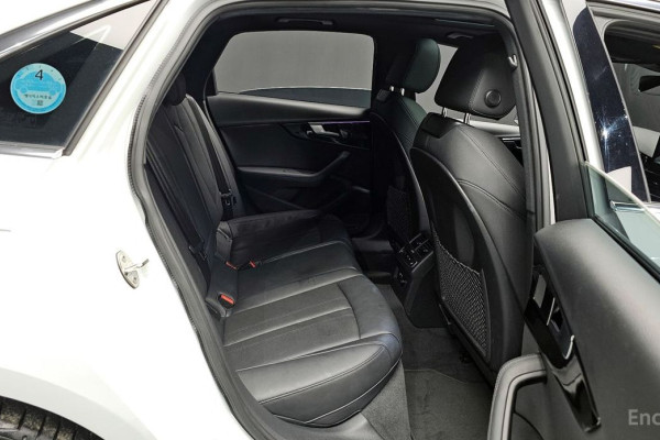 2021 Audi A4 с пробегом 29 879 км