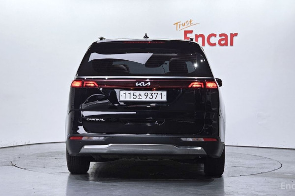 2023 Kia Carnival с пробегом 63 600 км