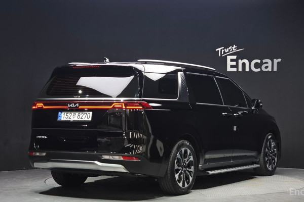 2023 Kia Carnival с пробегом 28 597 км