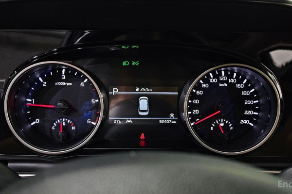 2023 Kia Carnival с пробегом 92 407 км