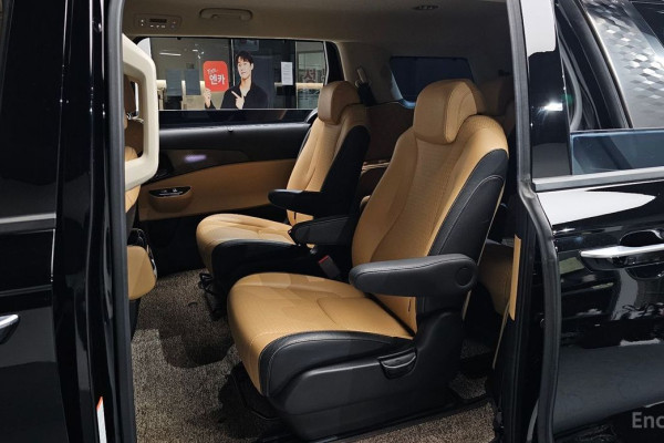 2023 Kia Carnival с пробегом 65 678 км