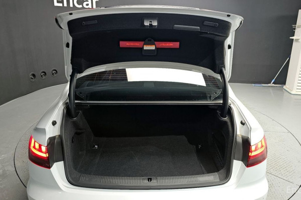 2021 Audi A4 с пробегом 29 879 км