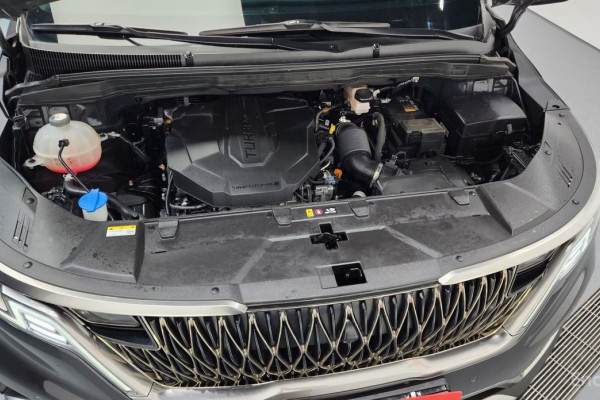 2023 Kia Carnival с пробегом 31 633 км