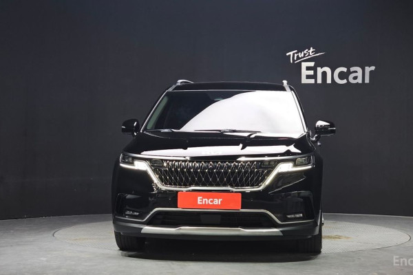 2023 Kia Carnival с пробегом 28 597 км