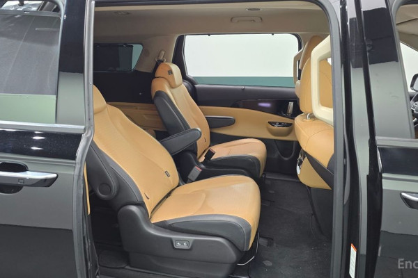 2023 Kia Carnival с пробегом 67 706 км