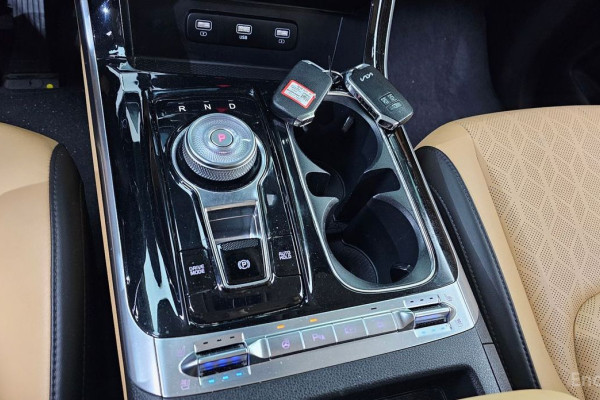 2023 Kia Carnival с пробегом 92 407 км