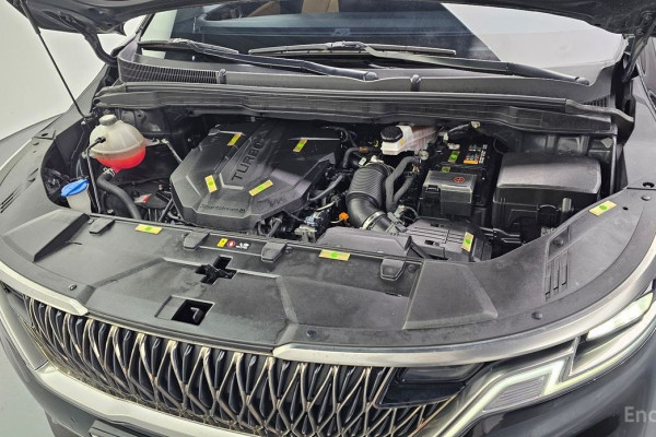 2023 Kia Carnival с пробегом 63 600 км