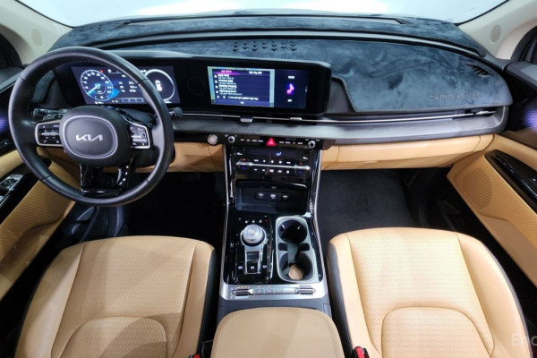 2023 Kia Carnival с пробегом 31 633 км