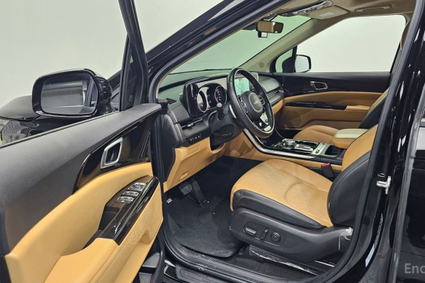 2023 Kia Carnival с пробегом 92 407 км