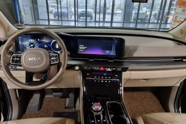 2023 Kia Carnival с пробегом 69 842 км