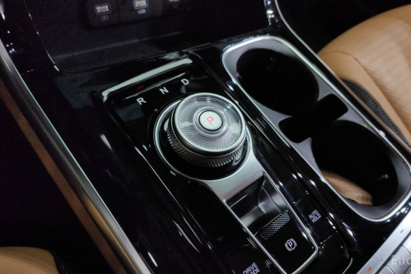 2023 Kia Carnival с пробегом 31 633 км