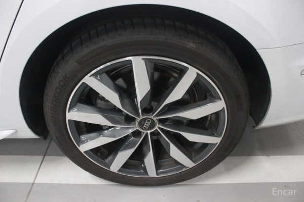 2023 Audi A4 с пробегом 19 990 км