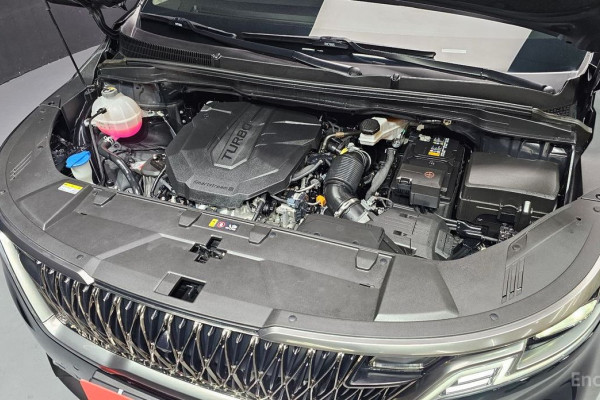 2023 Kia Carnival с пробегом 28 597 км