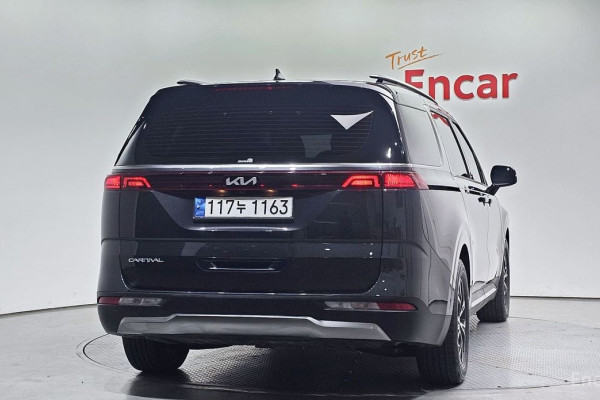 2023 Kia Carnival с пробегом 44 570 км