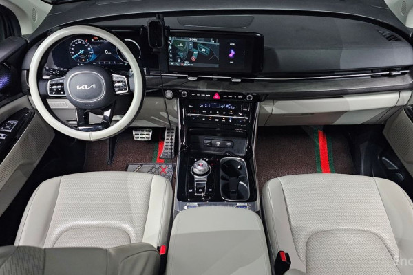 2023 Kia Carnival с пробегом 28 597 км