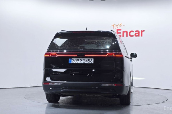 2022 Kia Carnival с пробегом 25 750 км