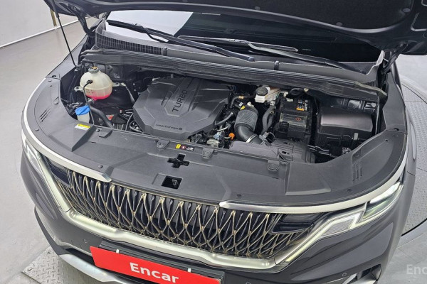 2023 Kia Carnival с пробегом 44 570 км