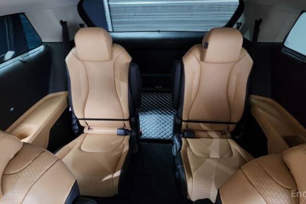 2023 Kia Carnival с пробегом 31 633 км