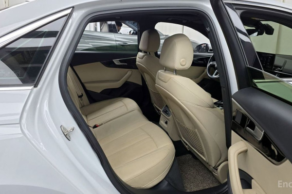 2021 Audi A4 с пробегом 68 954 км