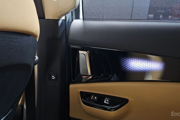 2023 Kia Carnival с пробегом 65 678 км