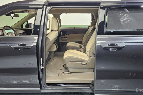 2022 Kia Carnival с пробегом 76 810 км