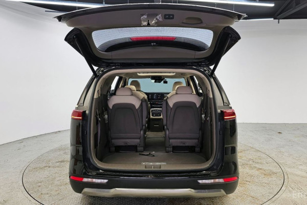 2022 Kia Carnival с пробегом 62 404 км