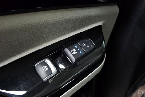 2023 Kia Carnival с пробегом 42 316 км