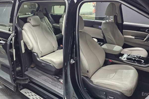 2023 Kia Carnival с пробегом 28 597 км