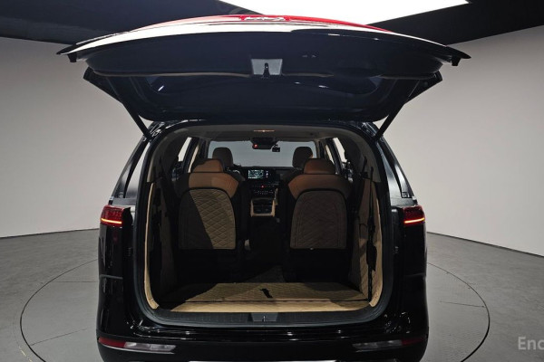 2023 Kia Carnival с пробегом 65 678 км