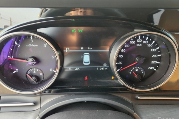 2022 Kia Carnival с пробегом 71 000 км