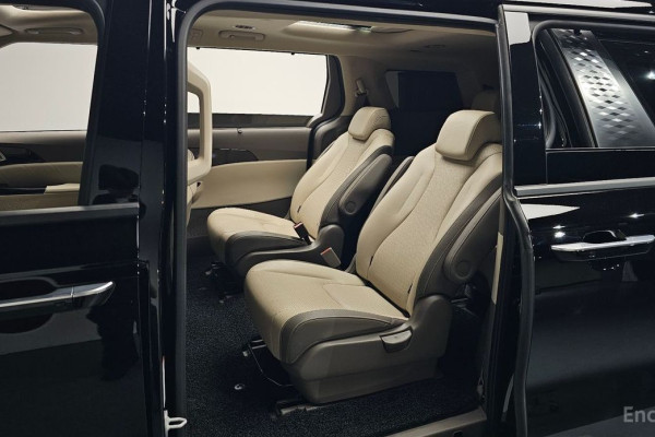 2023 Kia Carnival с пробегом 62 923 км