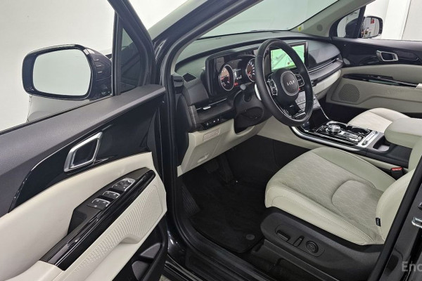 2023 Kia Carnival с пробегом 44 570 км