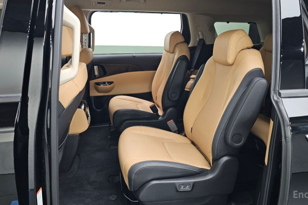 2023 Kia Carnival с пробегом 105 264 км