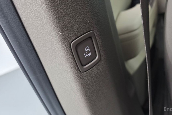 2023 Kia Carnival с пробегом 57 273 км