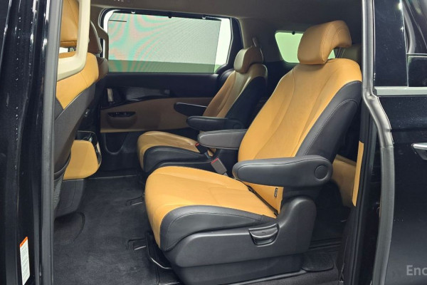 2022 Kia Carnival с пробегом 40 287 км