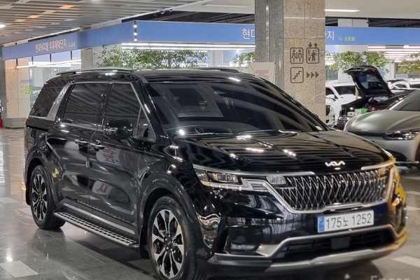 2023 Kia Carnival с пробегом 69 842 км